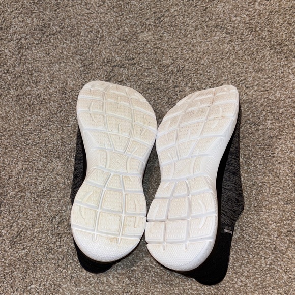 Women’s Skechers slip-ons sz 7.5 - Picture 6 of 7